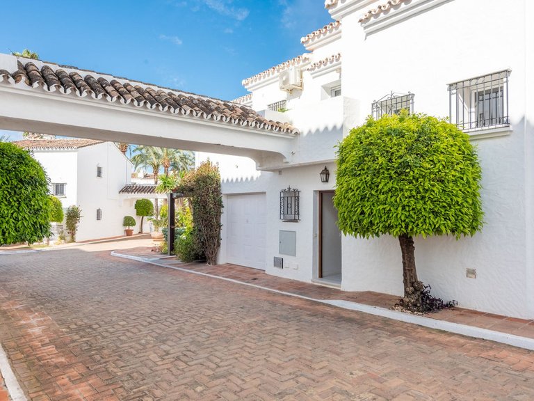 Town House for Sale in Marbella, Malaga 25