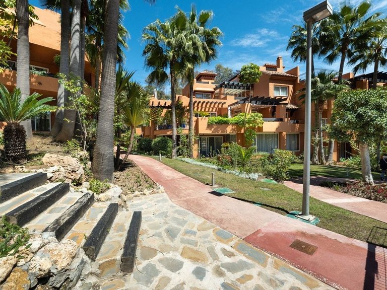 Town House for Sale in Marbella, Malaga 15