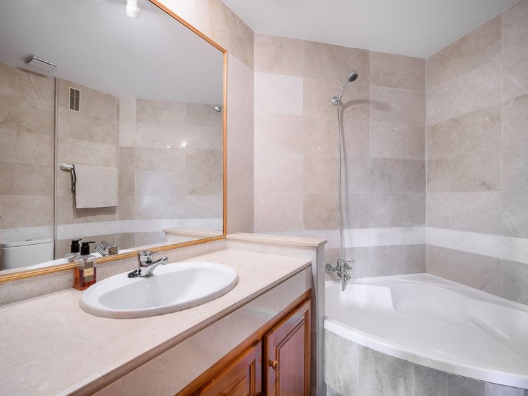 Apartment for Sale in Marbella, Malaga 15
