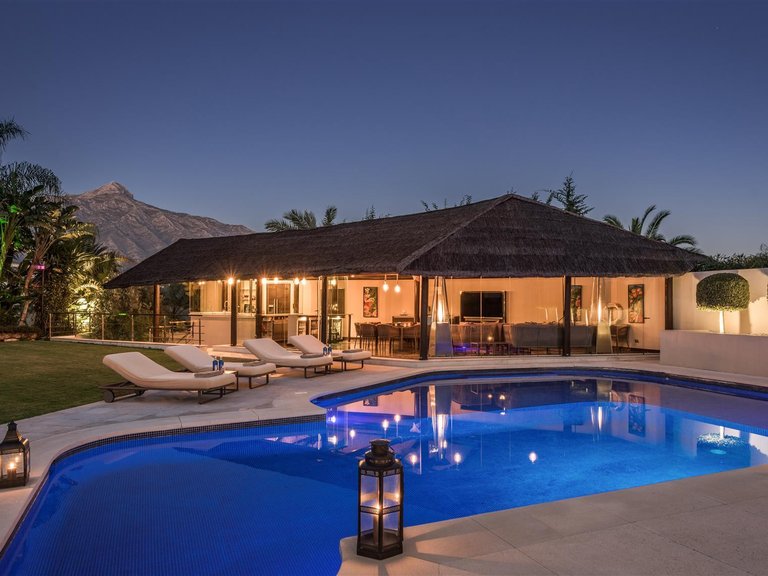 Villa for Sale in Marbella, Malaga 12