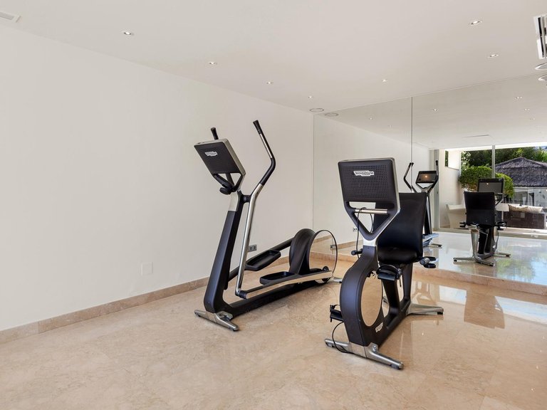 Villa for Sale in Marbella, Malaga 30