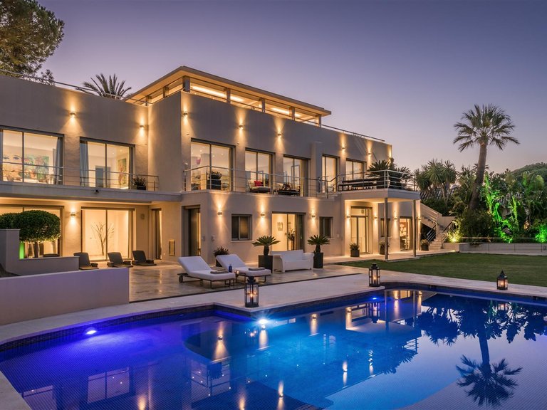 Villa for Sale in Marbella, Malaga 26