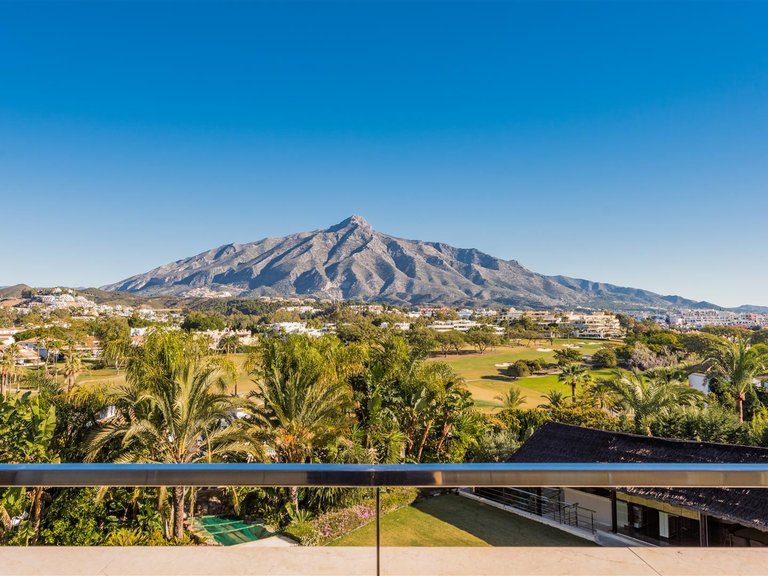 Villa for Sale in Marbella, Malaga 31