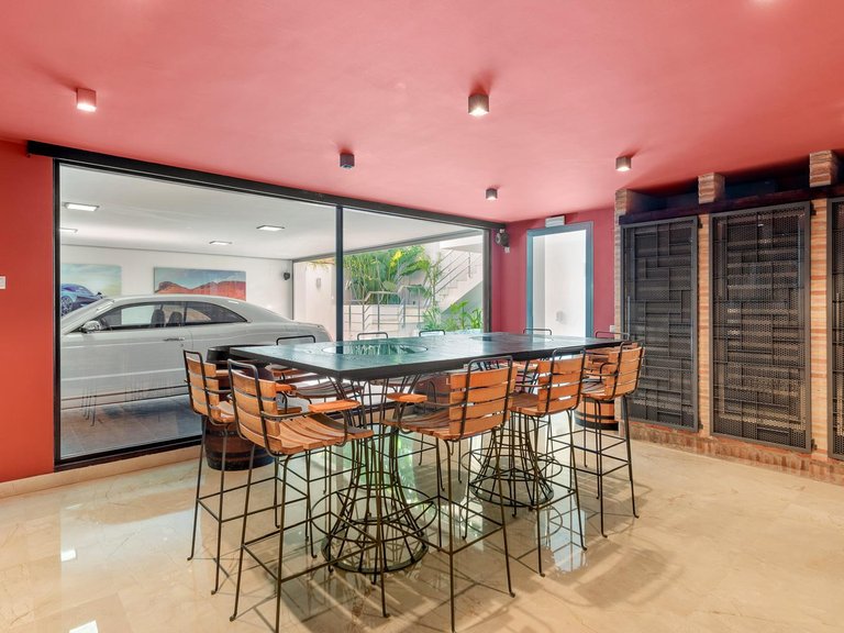 Villa for Sale in Marbella, Malaga 29