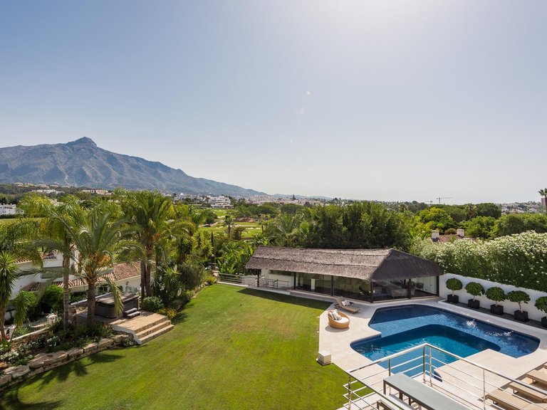 Villa for Sale in Marbella, Malaga 44