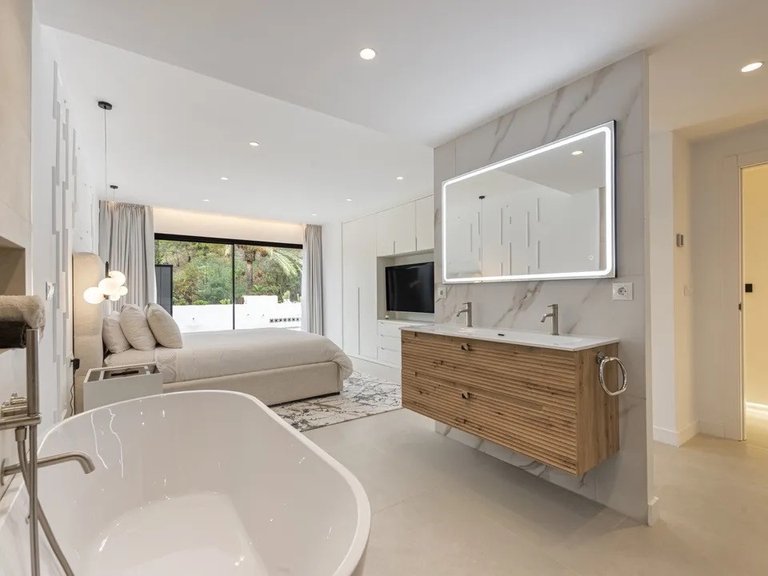 Apartment for Sale in Marbella, Malaga 13