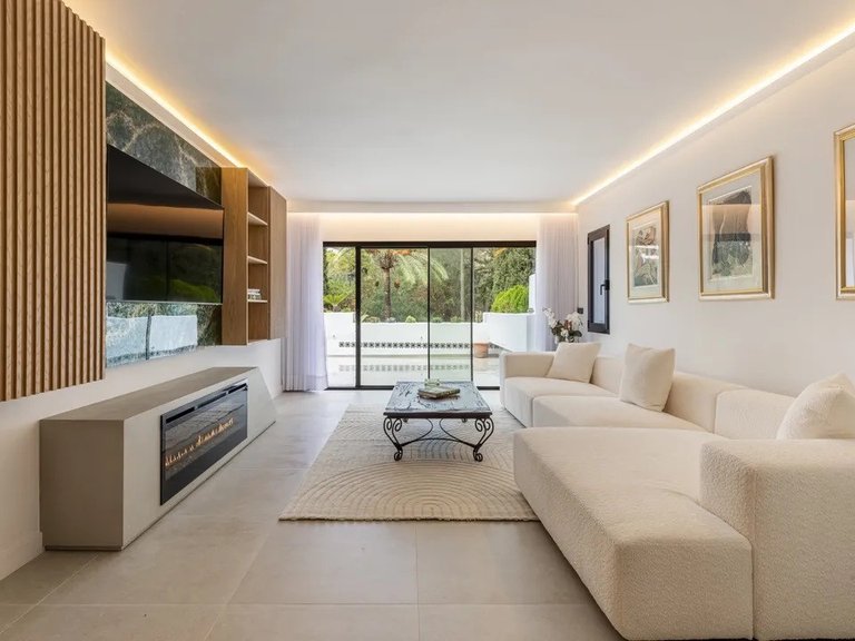 Apartment for Sale in Marbella, Malaga 1