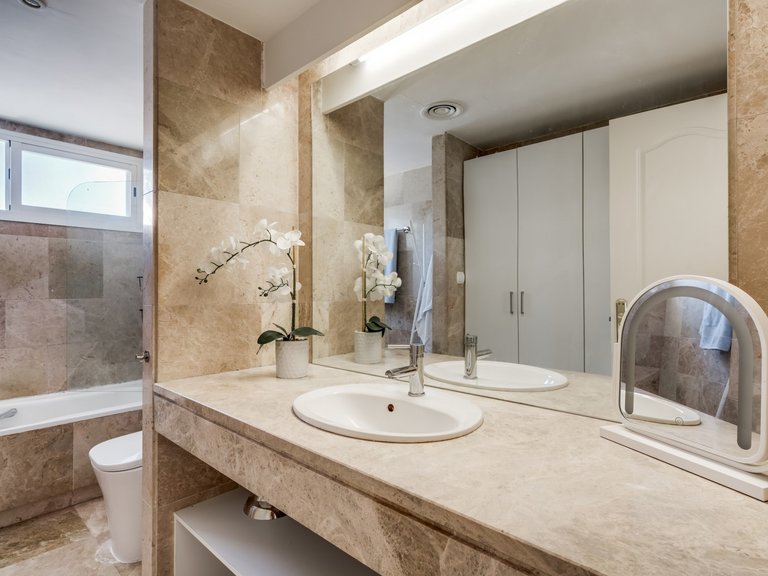 Town House for Sale in Marbella, Malaga 17