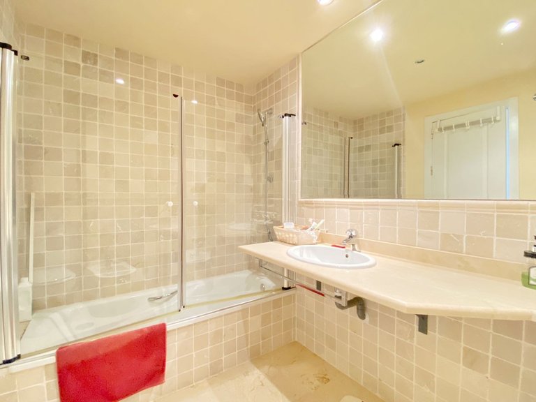 Apartment for Sale in Marbella, Malaga 22