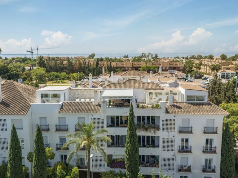 Takvåning med 8 sovrum - Nueva Andalucia 7