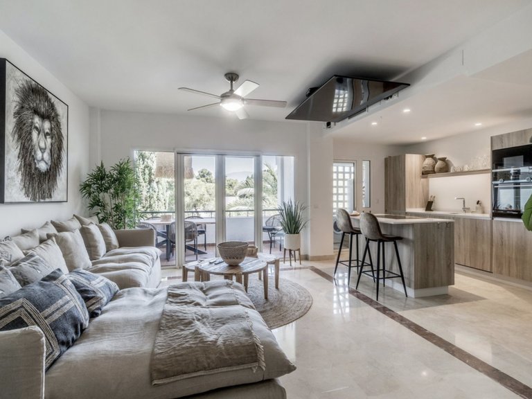 Takvåning med 8 sovrum - Nueva Andalucia 5