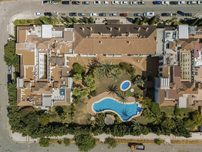 Takvåning med 8 sovrum - Nueva Andalucia 2