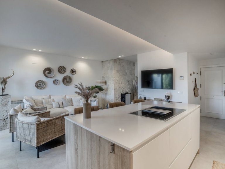 Takvåning med 8 sovrum - Nueva Andalucia 6