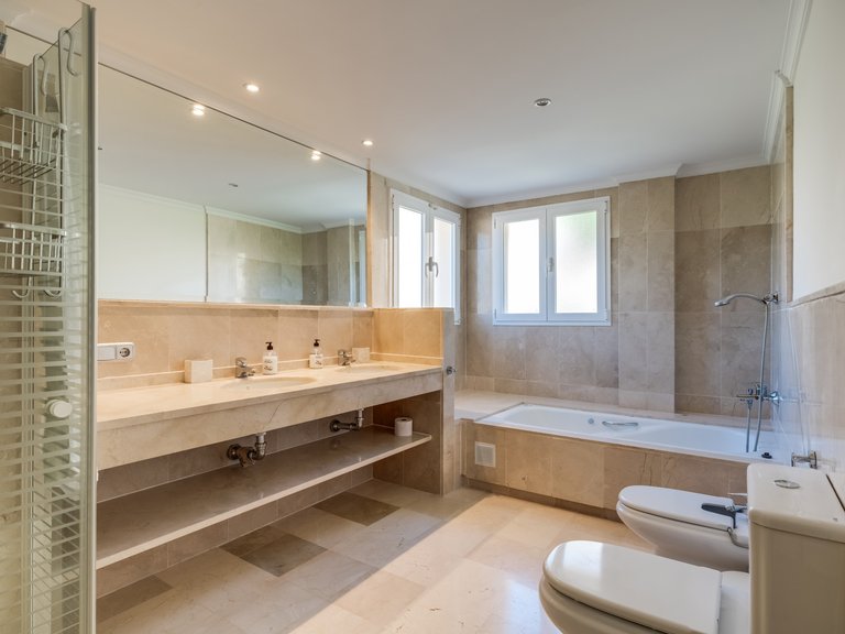 Town House for Sale in Estepona, Malaga 22