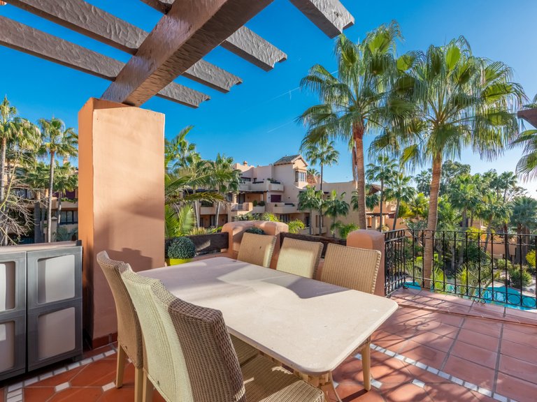 Renovated duplex penthouse next to the beach and amenities in San Pedro Alcántara 16