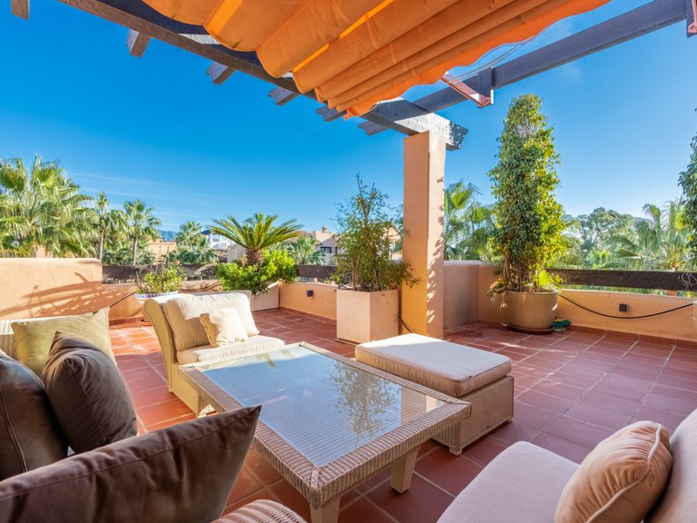 Renovated duplex penthouse next to the beach and amenities in San Pedro Alcántara 25