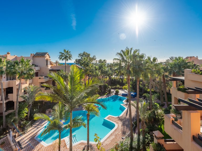 Renovated duplex penthouse next to the beach and amenities in San Pedro Alcántara 6