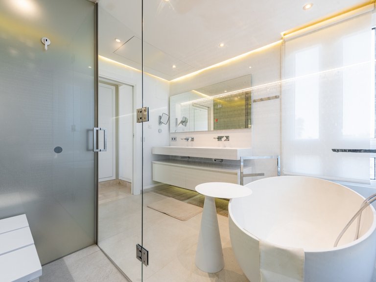 Renovated duplex penthouse next to the beach and amenities in San Pedro Alcántara 8
