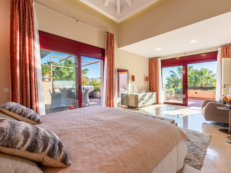 Renovated duplex penthouse next to the beach and amenities in San Pedro Alcántara 12
