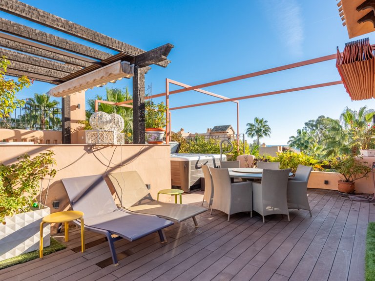 Renovated duplex penthouse next to the beach and amenities in San Pedro Alcántara 11