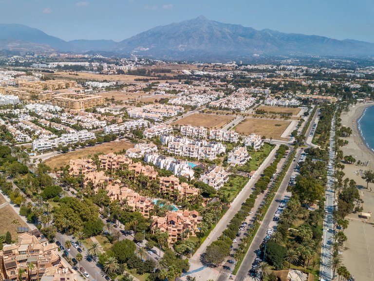 Renovated duplex penthouse next to the beach and amenities in San Pedro Alcántara 3
