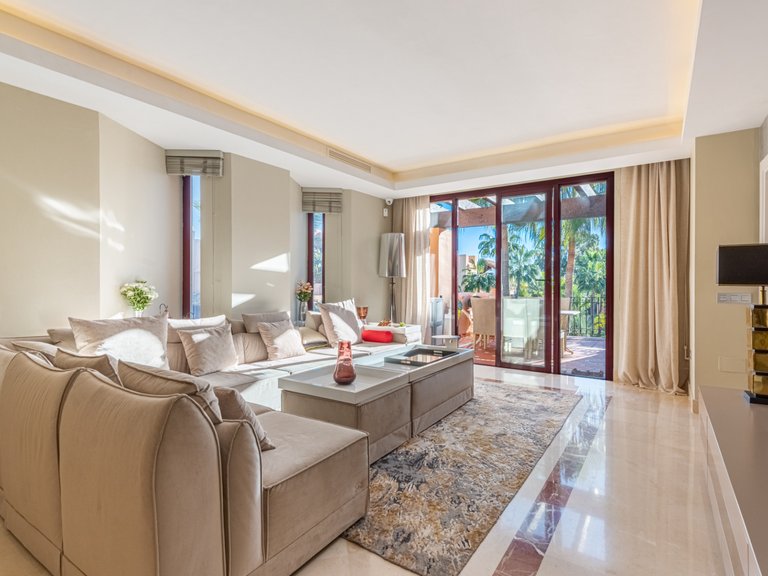 Renovated duplex penthouse next to the beach and amenities in San Pedro Alcántara 22