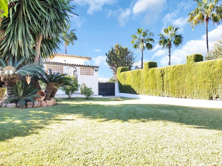 Detached Villa in San Pedro de Alcántara 38