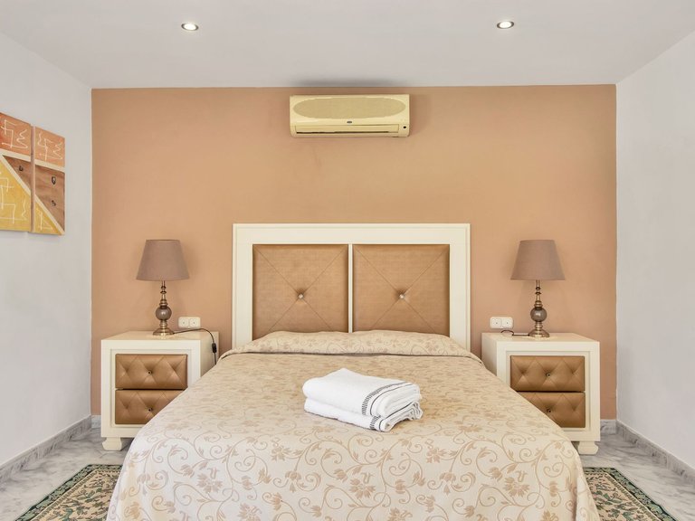 Detached Villa in San Pedro de Alcántara 19