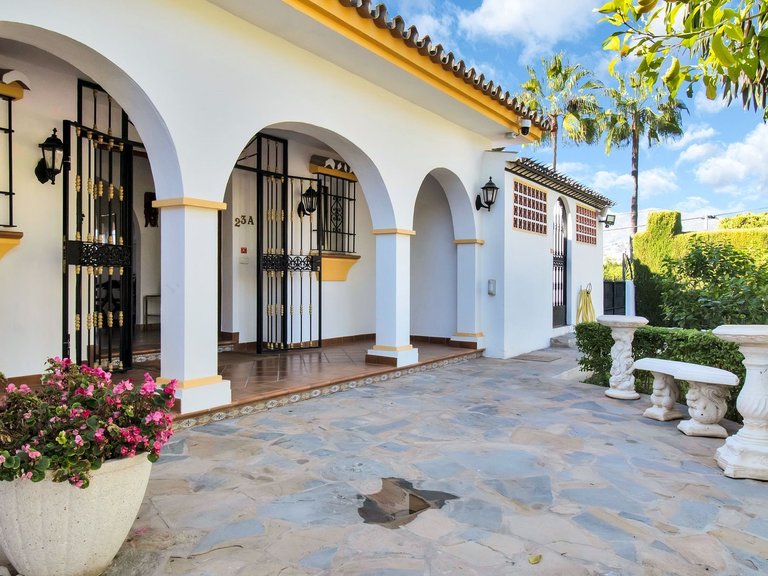 Detached Villa in San Pedro de Alcántara 4