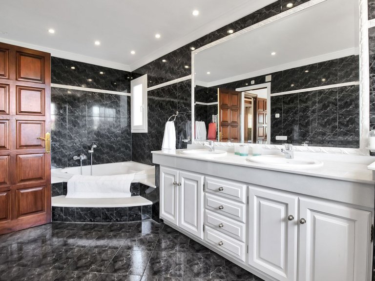 Detached Villa in San Pedro de Alcántara 22