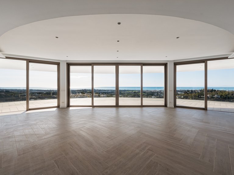 Apartment for Sale in Benahavis, Malaga 1