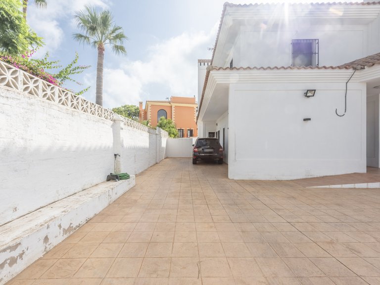 Chalet Independiente en venta San Pedro de Alcántara 31