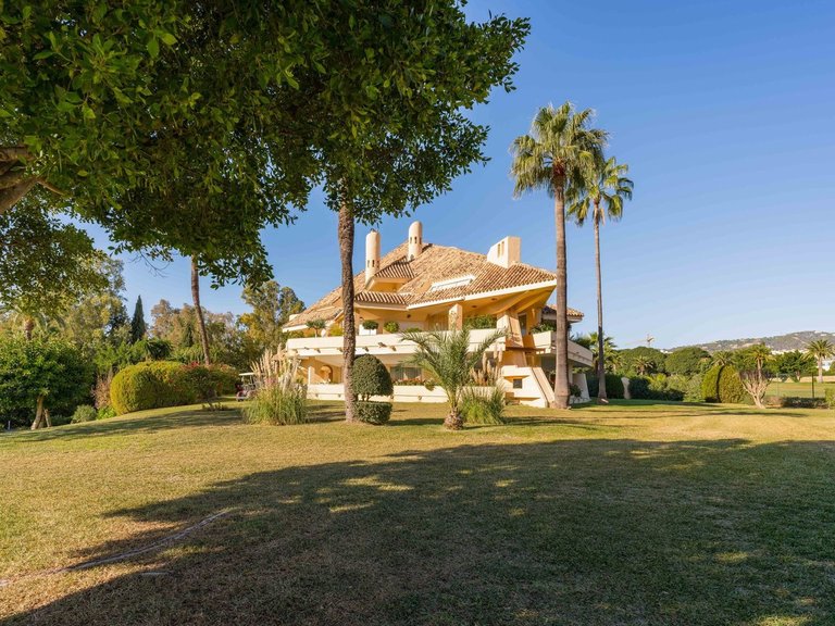 Apartment for Sale in Marbella, Malaga 24
