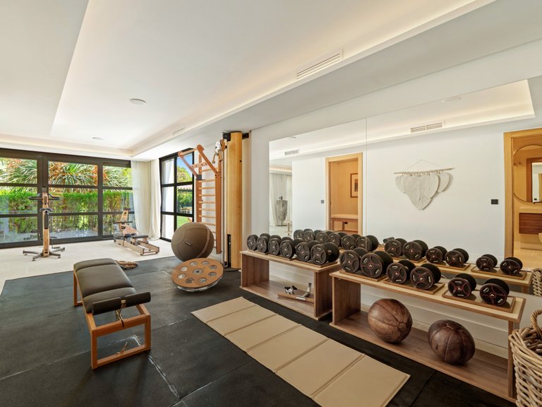 Villa for Sale in Nueva Andalucia Malaga 31