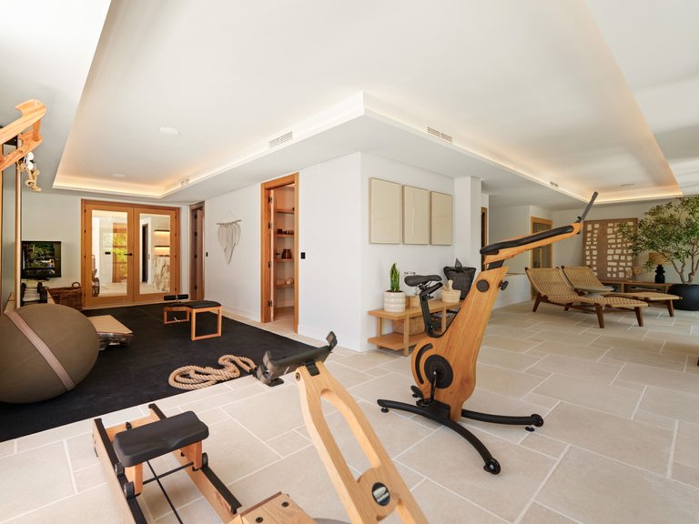 Villa for Sale in Nueva Andalucia Malaga 30