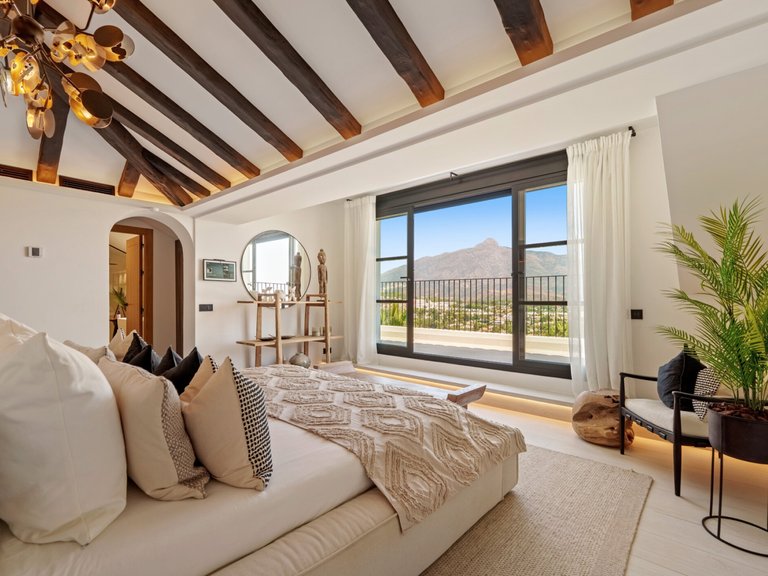 Villa for Sale in Nueva Andalucia Malaga 2