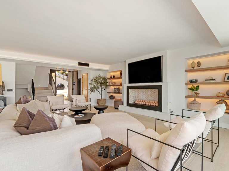 Villa for Sale in Nueva Andalucia Malaga 12