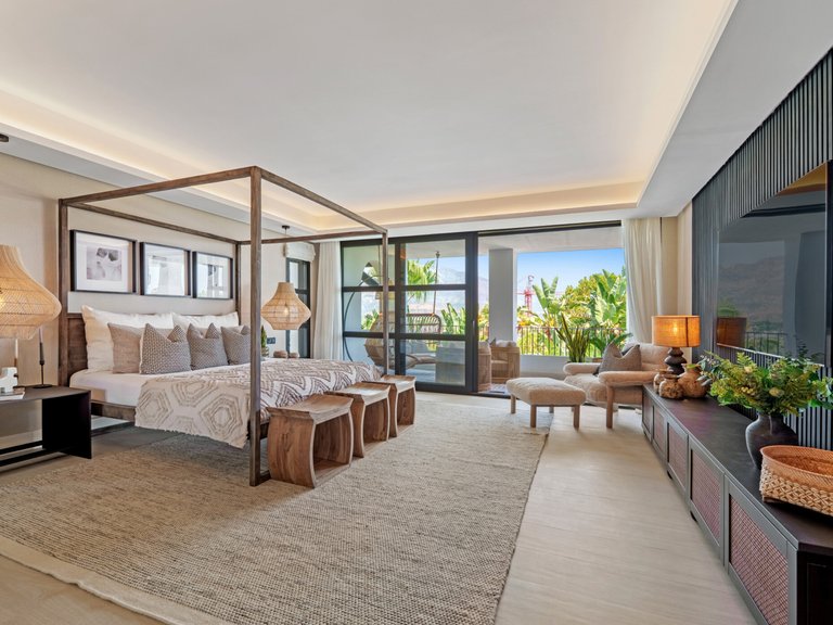 Villa for Sale in Nueva Andalucia Malaga 23