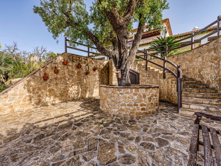 Villa for Sale in Marbella Este Malaga 25