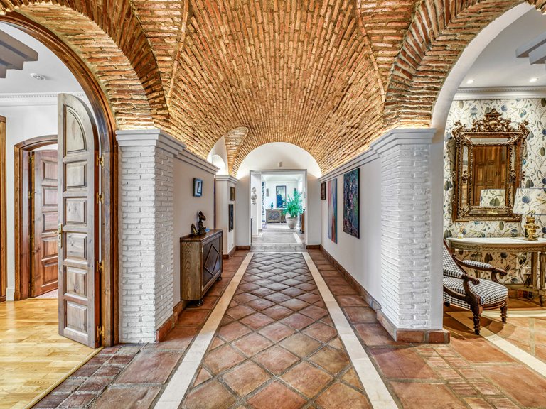 Villa for Sale in Marbella Este Malaga 6