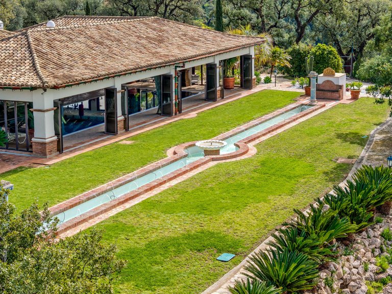 Villa for Sale in Marbella Este Malaga 18
