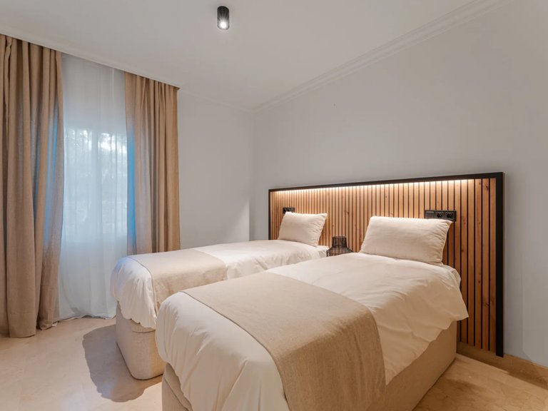 Apartment for Sale in Marbella Golden Mile Malaga 17