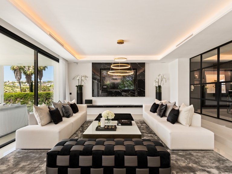 Villa for Sale in Nueva Andalucia Malaga 6