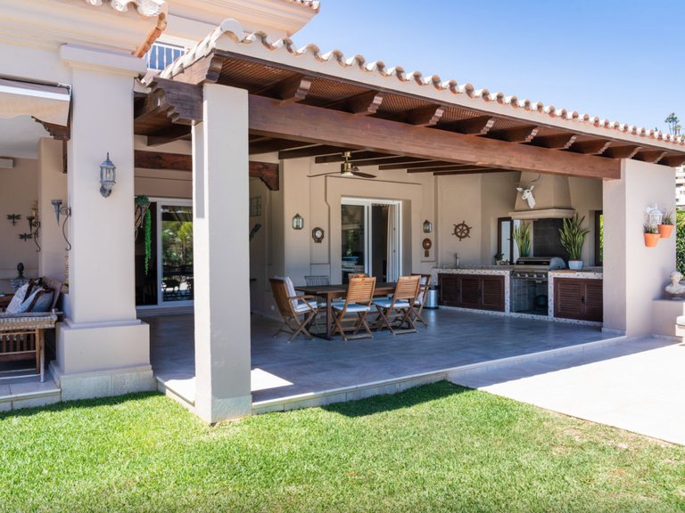 Villa for Sale in Nueva Andalucia Malaga 15