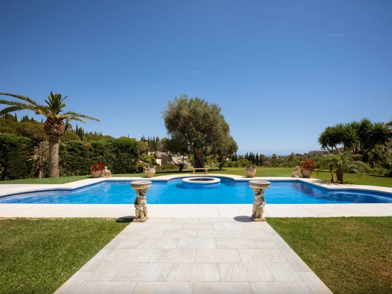 Villa for Sale in Nueva Andalucia Malaga 3