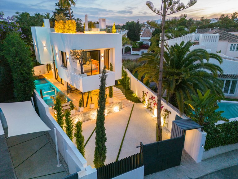 Villa for Sale in Marbella Golden Mile Malaga 1