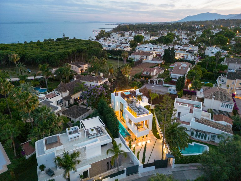 Villa for Sale in Marbella Golden Mile Malaga 29