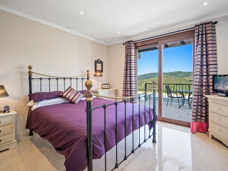 Villa for Sale in Benahavis Malaga 9