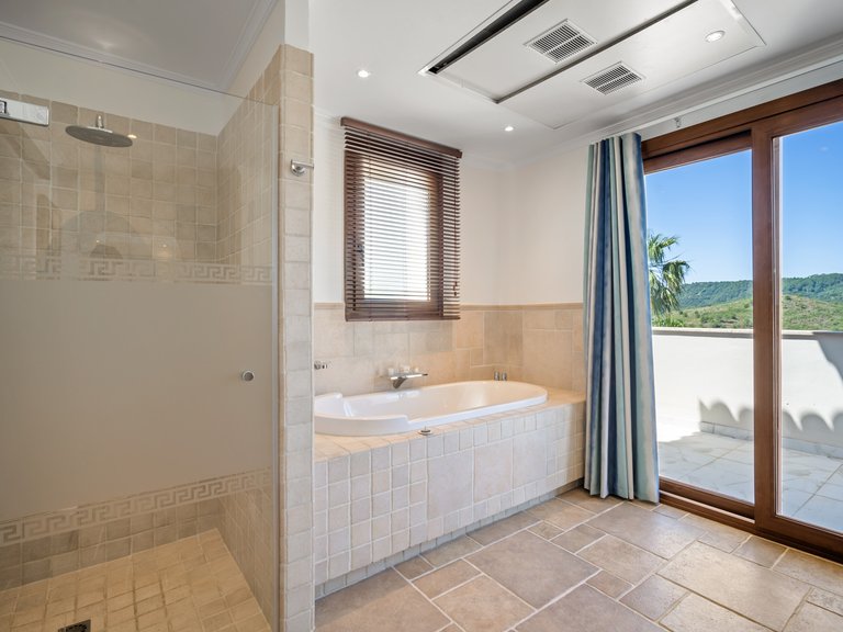 Villa for Sale in Benahavis Malaga 18