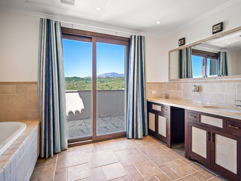 Villa for Sale in Benahavis Malaga 19